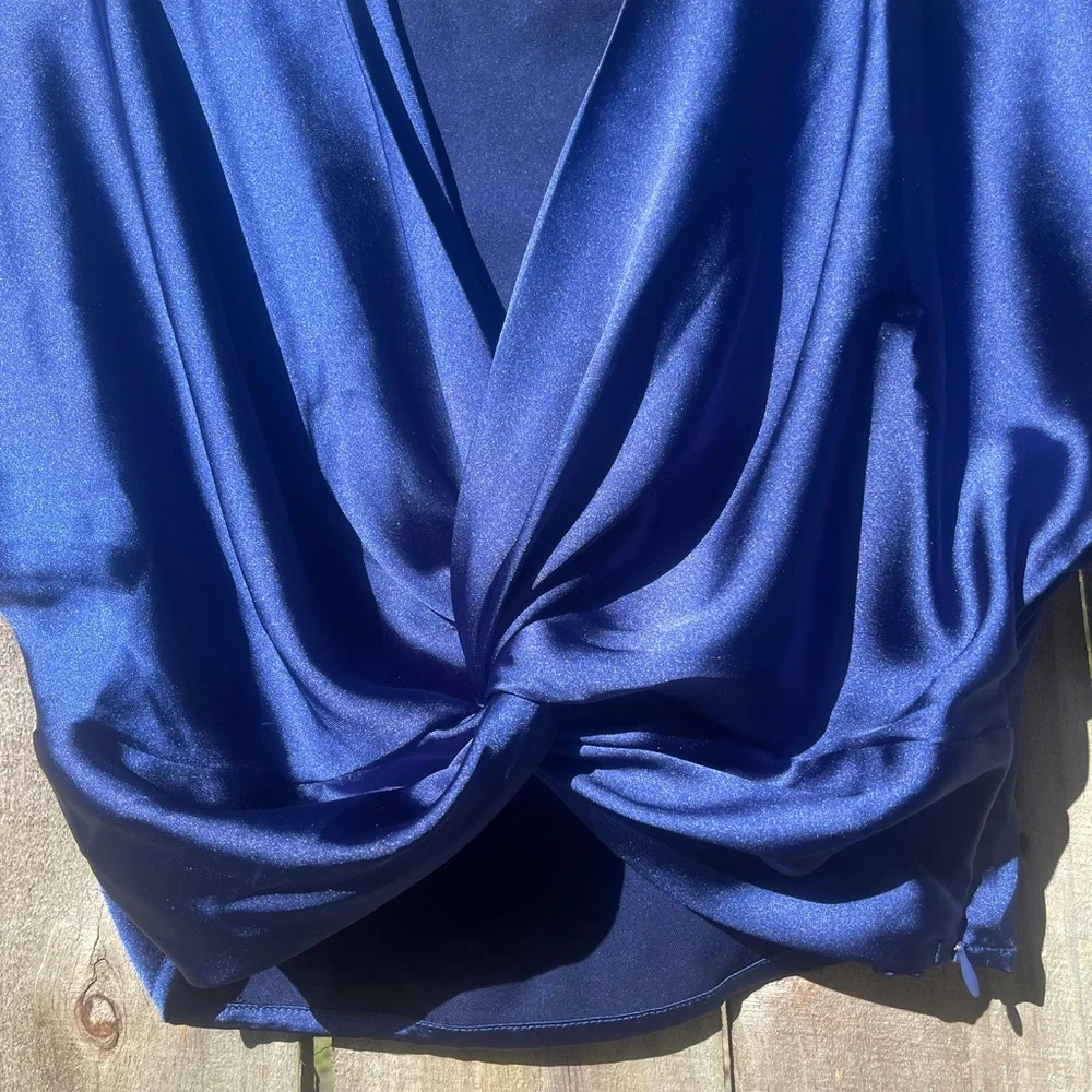 House of Harlow 1960 Blue Satin Top - Picture 3 of 10